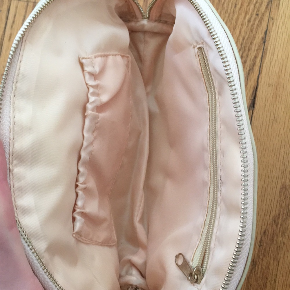 NWT BellaTorra makeup Case - Picture 5 of 5